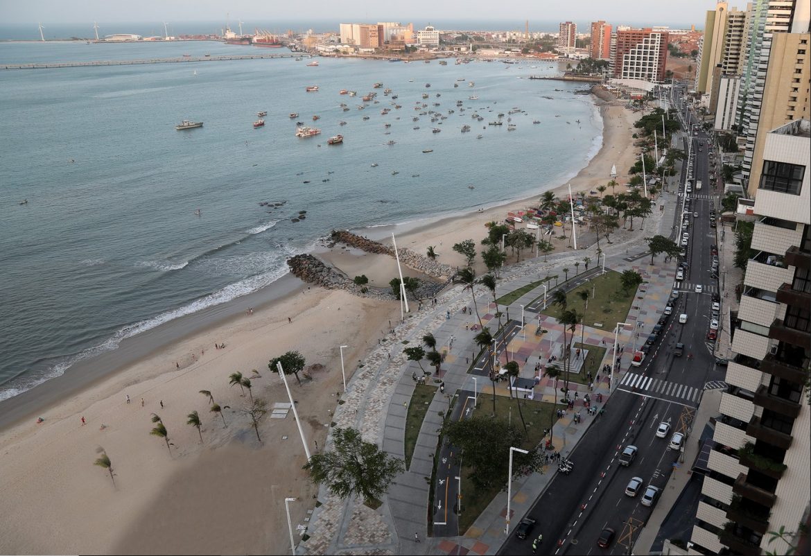 A orla da Av. Beira-Mar atrai turistas de todas as partes Foto: Prefeitura de Fortaleza