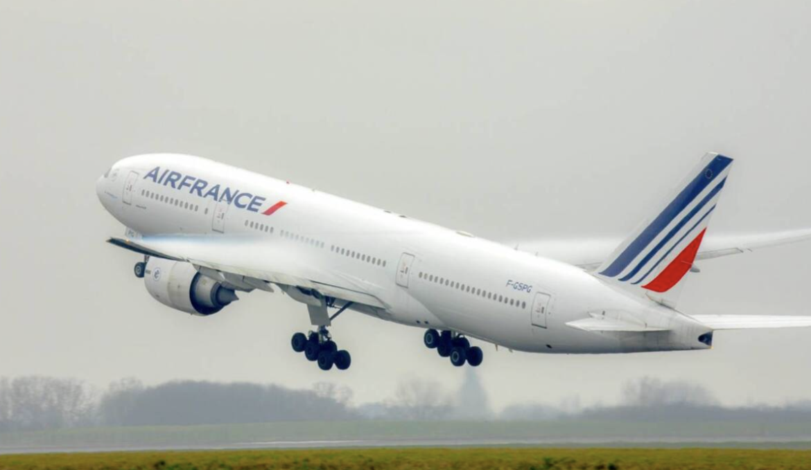 Avião de Paris para São Paulo faz pouso de emergência em Fortaleza