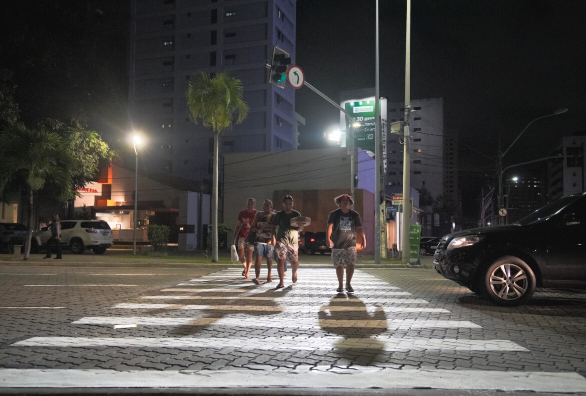 Fortaleza é a primeira cidade da América Latina a receber sistema inovador que ilumina pedestre em travessia
