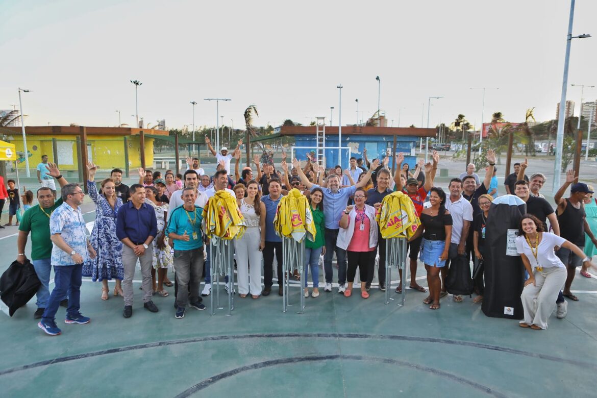 Prefeitura entrega nova estrutura para permissionários que atuam no calçadão da Praia do Futuro