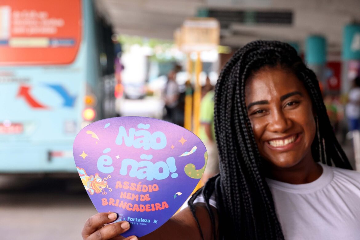 Terminal Antônio Bezerra recebe ação educativa de combate ao assédio no Carnaval nesta sexta-feira