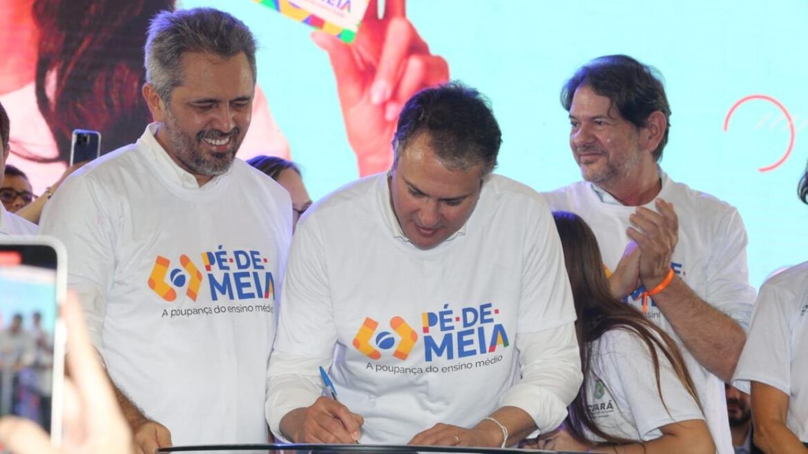 Programa Pé-de-Meia beneficia 185 mil estudantes cearenses com auxílio para o ensino médio